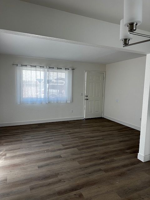 3405 Marlborough Ave photo 2