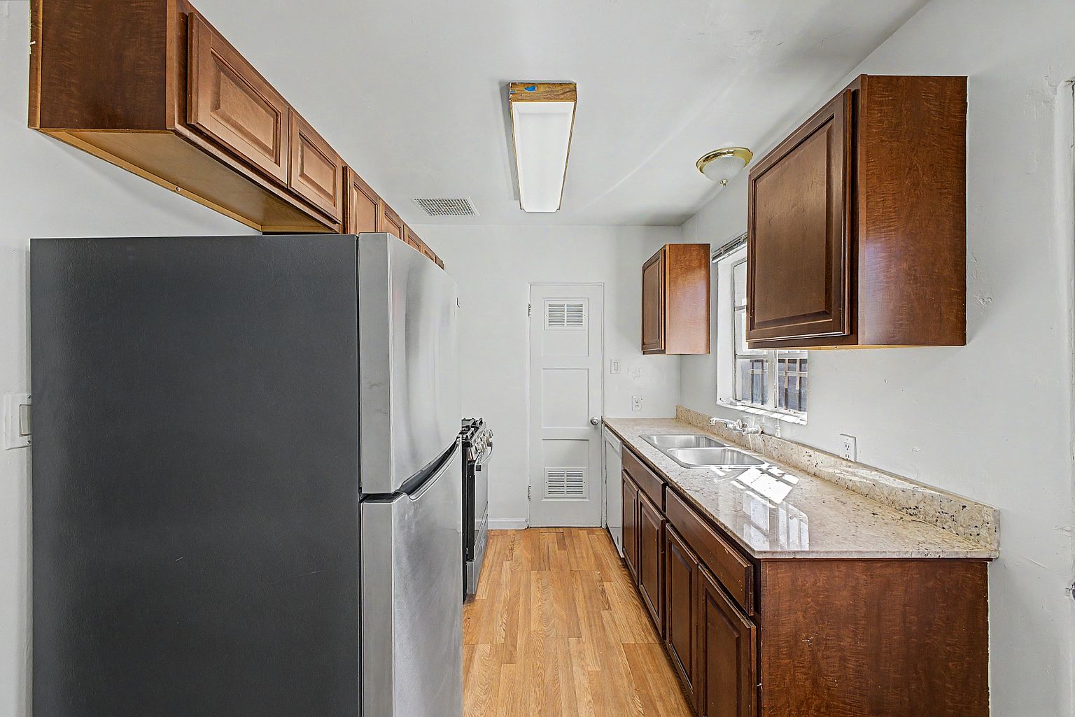 602 E San Juan Ave #3 photo 5