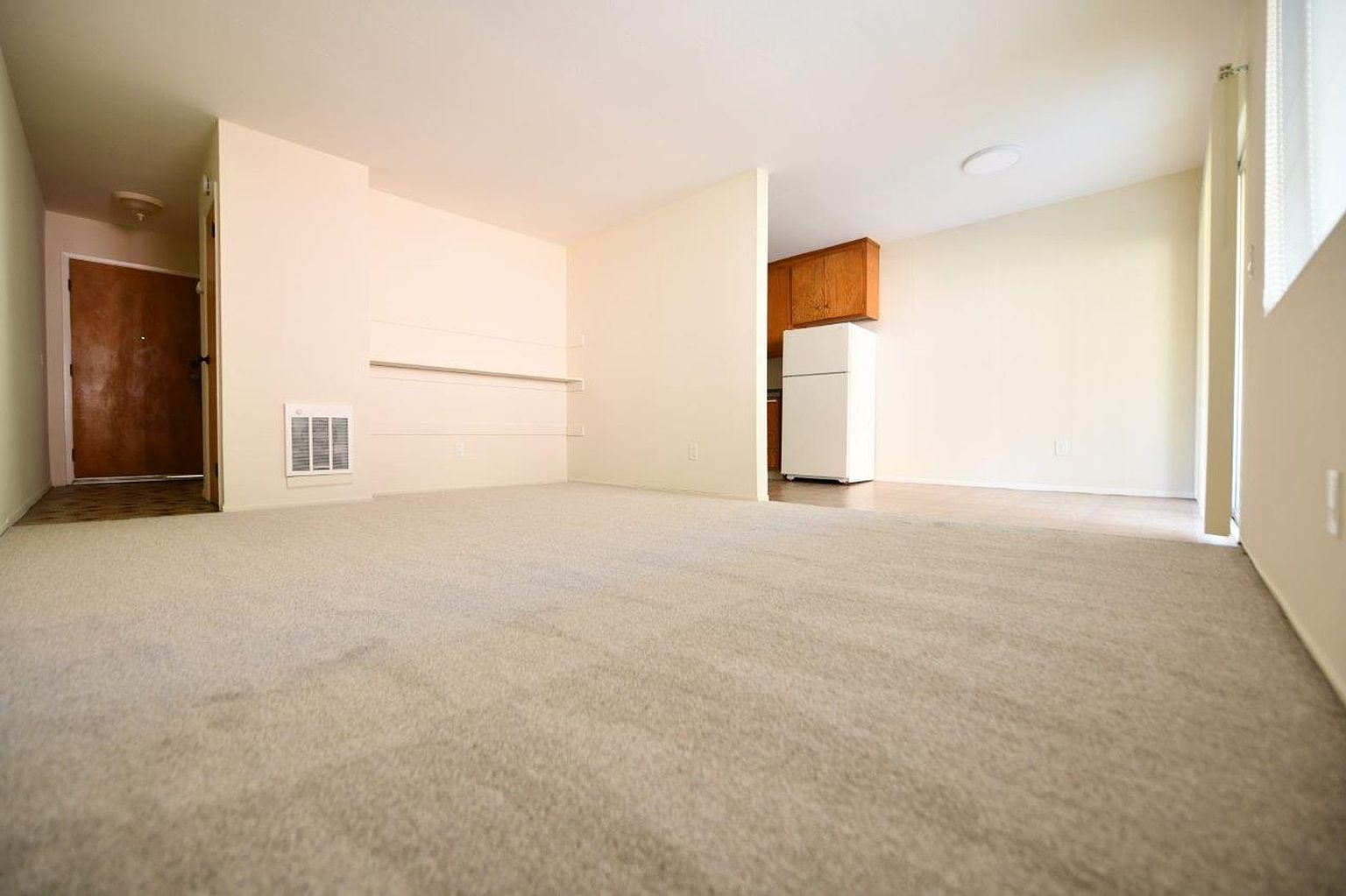 2537 Regent St. photo 4