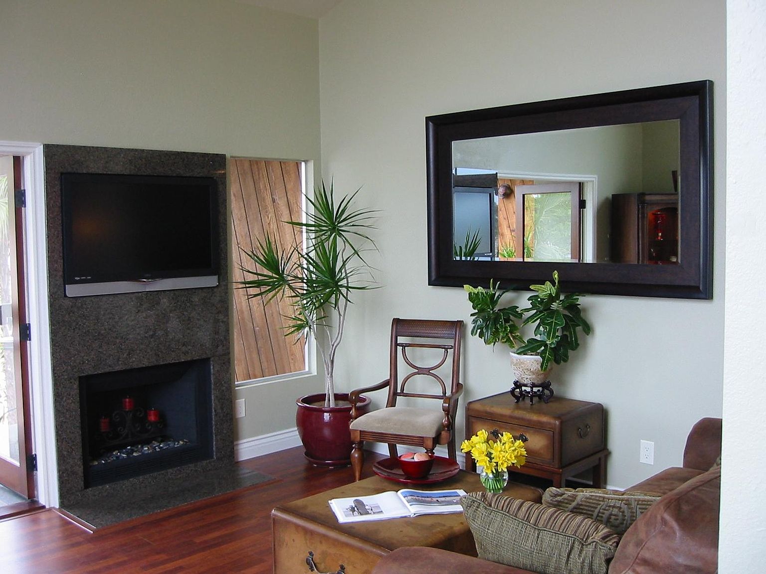 4387 Montalvo St photo 4