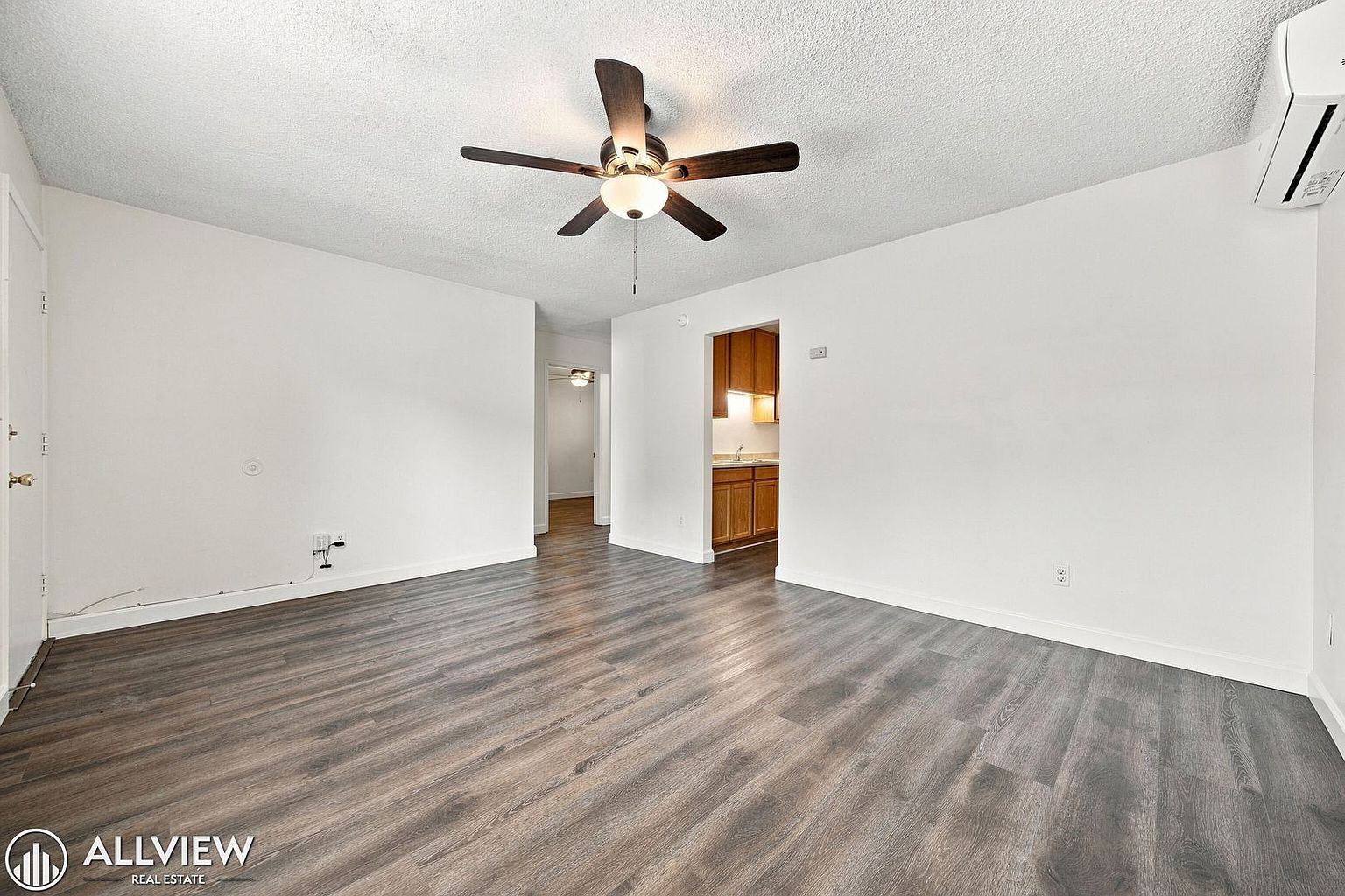 1245-1251 Lyons Ln photo 5
