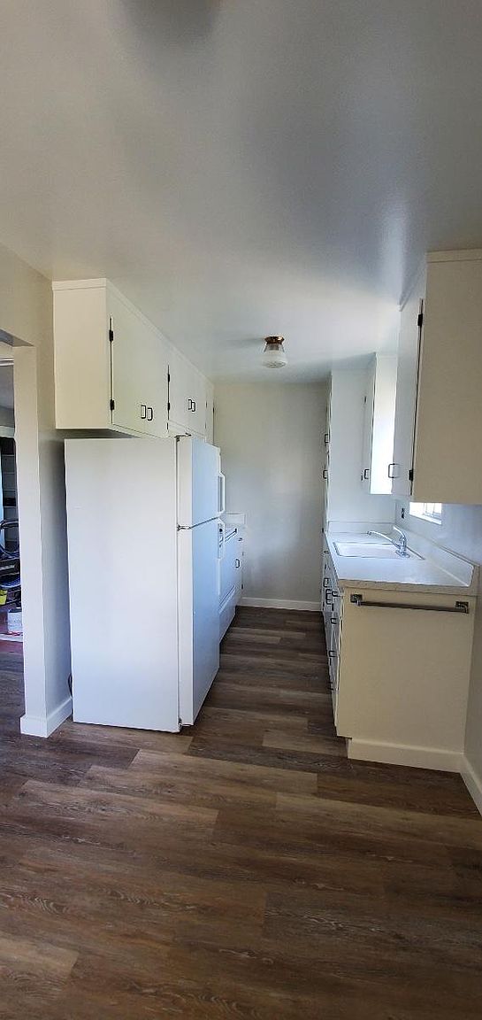 1009 Kains Ave photo 3