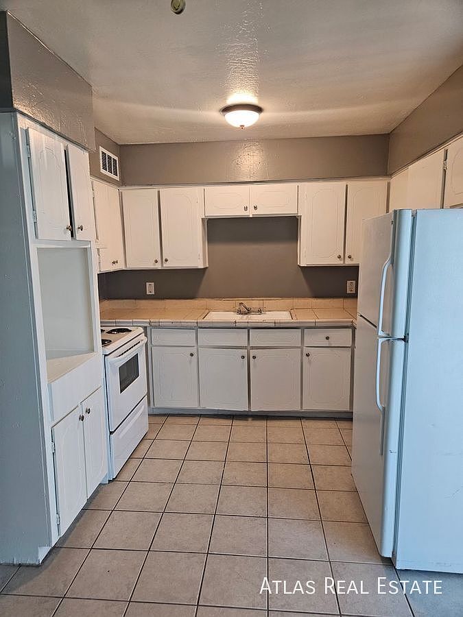 4900 E Culver St Phoenix, AZ 85008 photo 2