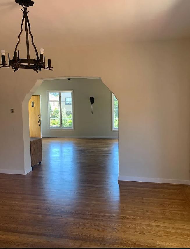 1633 Arch St photo 5
