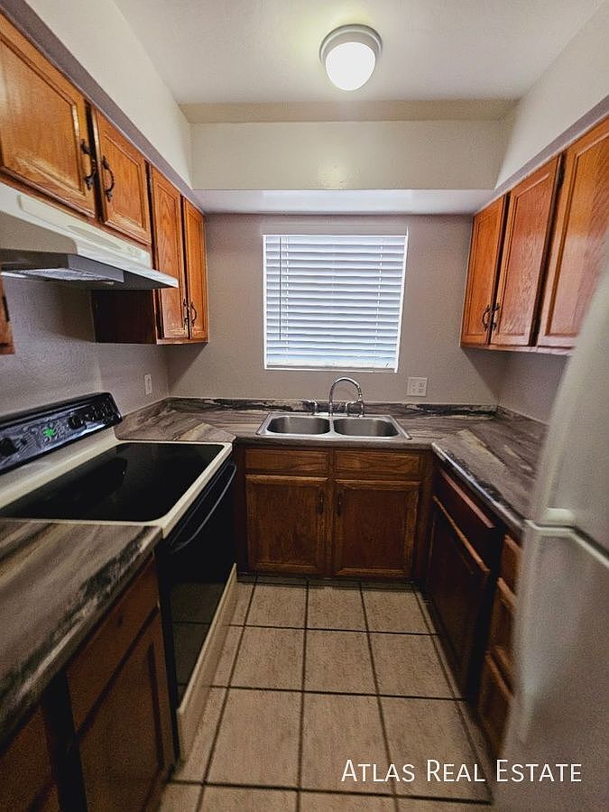 58 N May Mesa, AZ 85201 photo 2