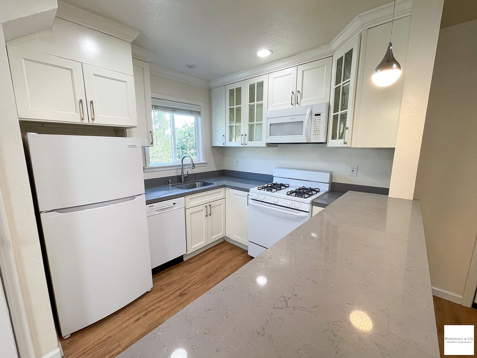 419 Prospect Dr photo 2