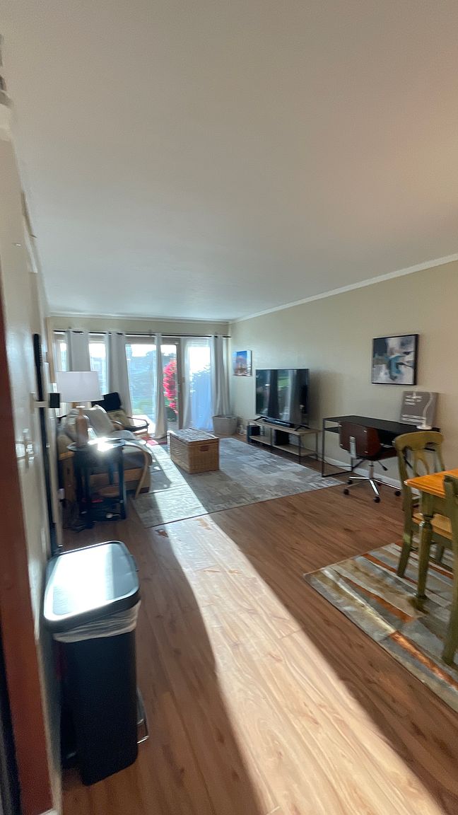 3158 Club Cir E photo 5