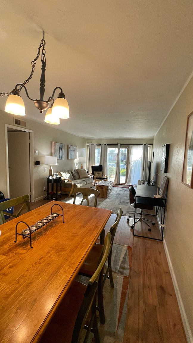 3158 Club Cir E photo 4