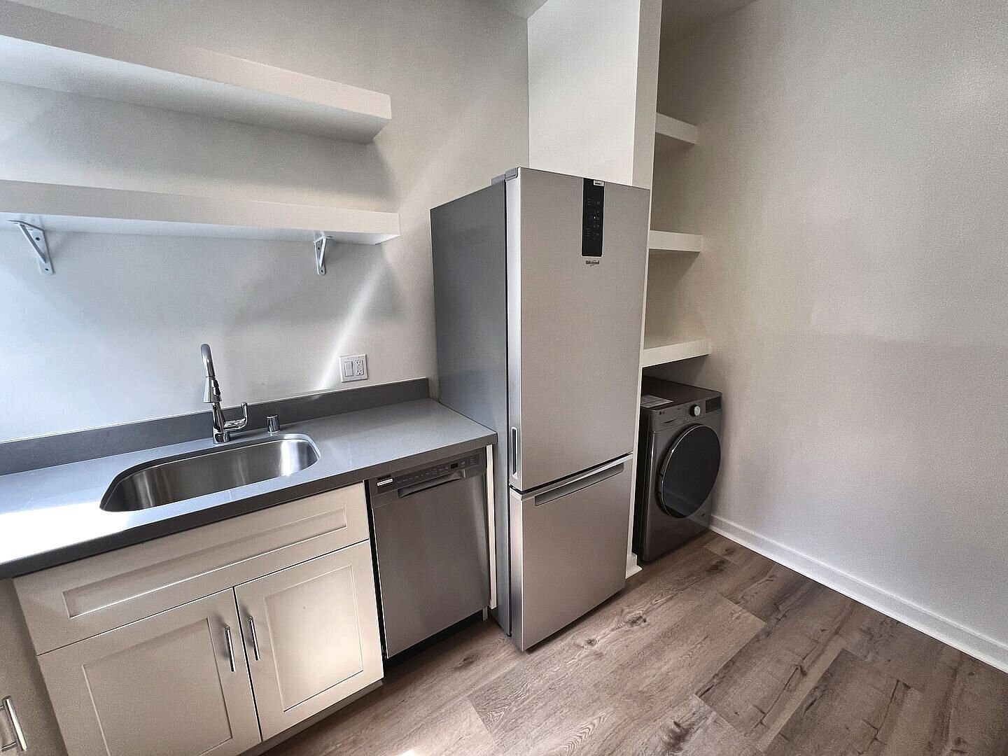 2BR/1BA Apartment on Clay St · San Francisco photo 2