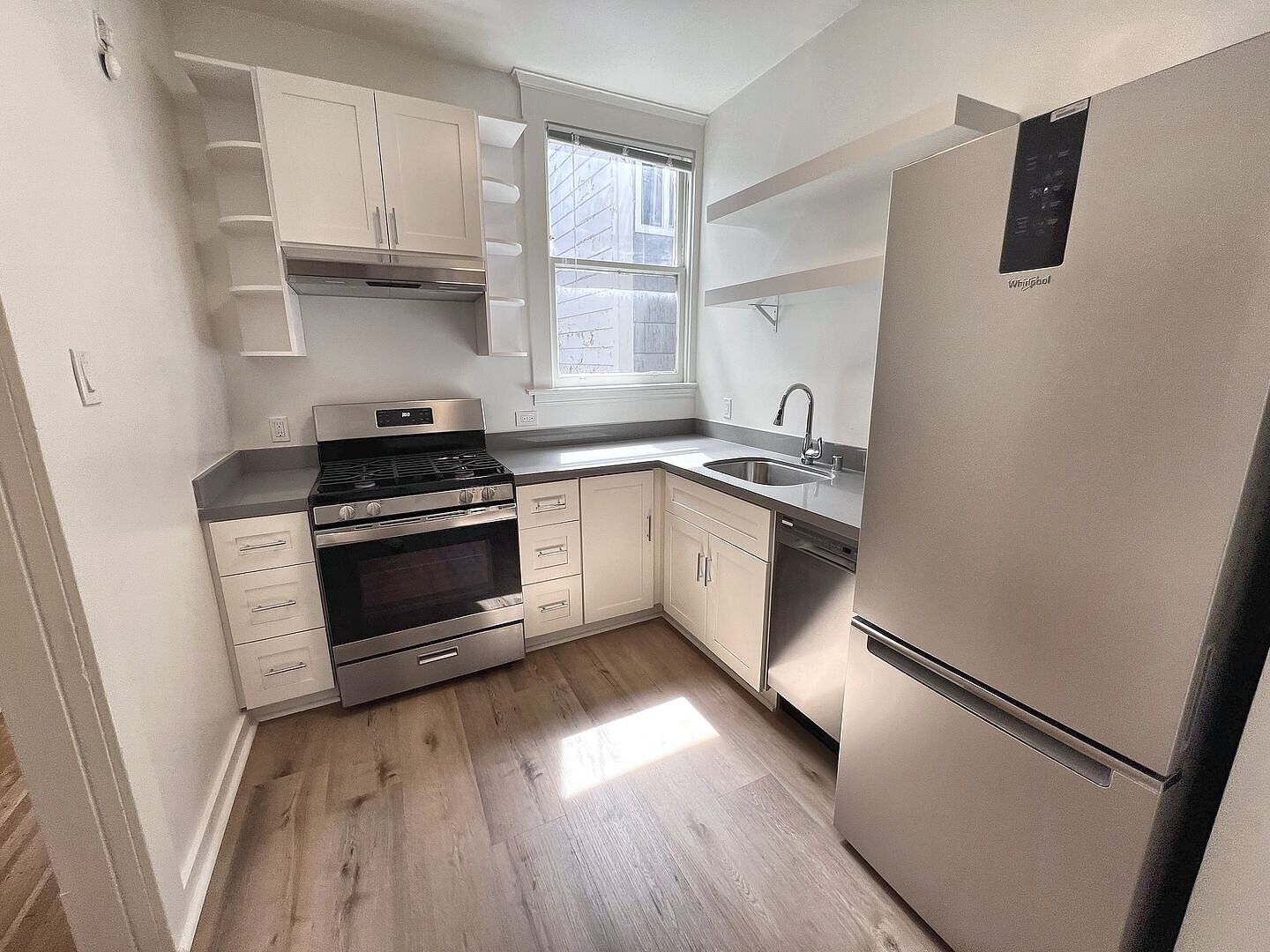 2BR/1BA Apartment on Clay St · San Francisco photo 3