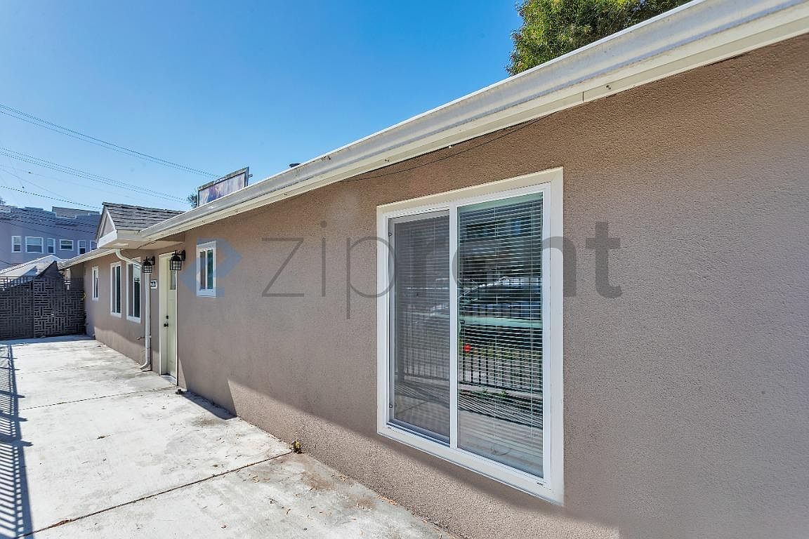 2273 E 23rd St photo 3