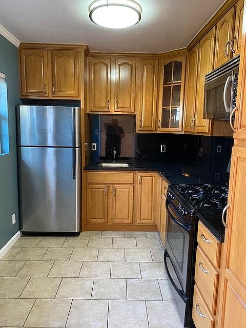 916 Oak Ave photo 3