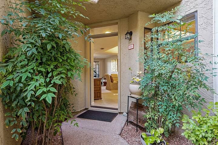 8300 East Via de Ventura #1018 photo 3