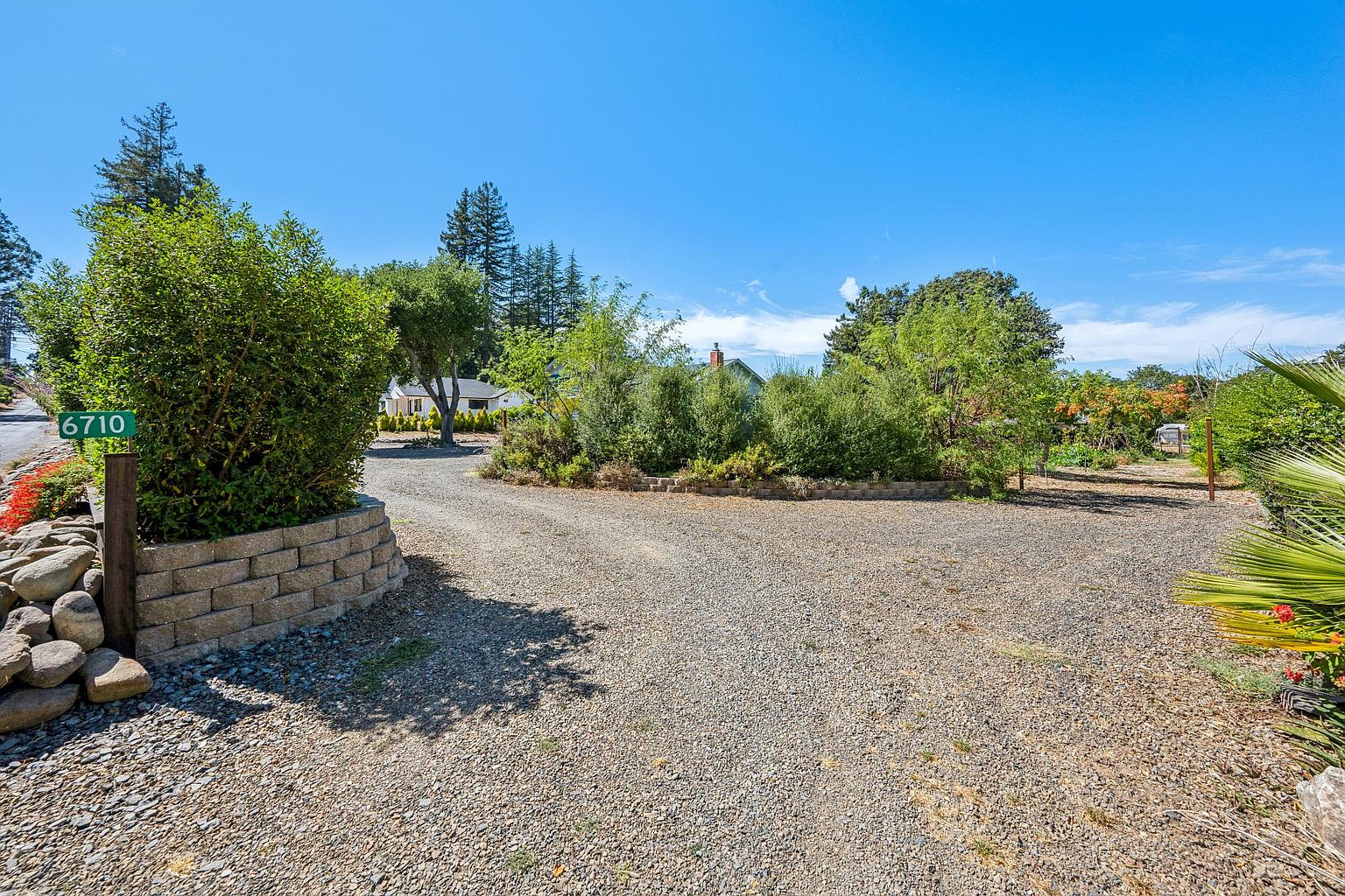 6710 Baker Ln photo 2