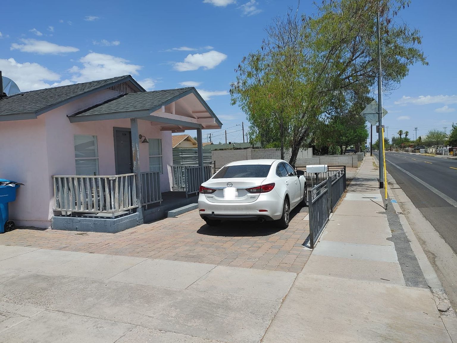 1118 E Roosevelt St photo 2