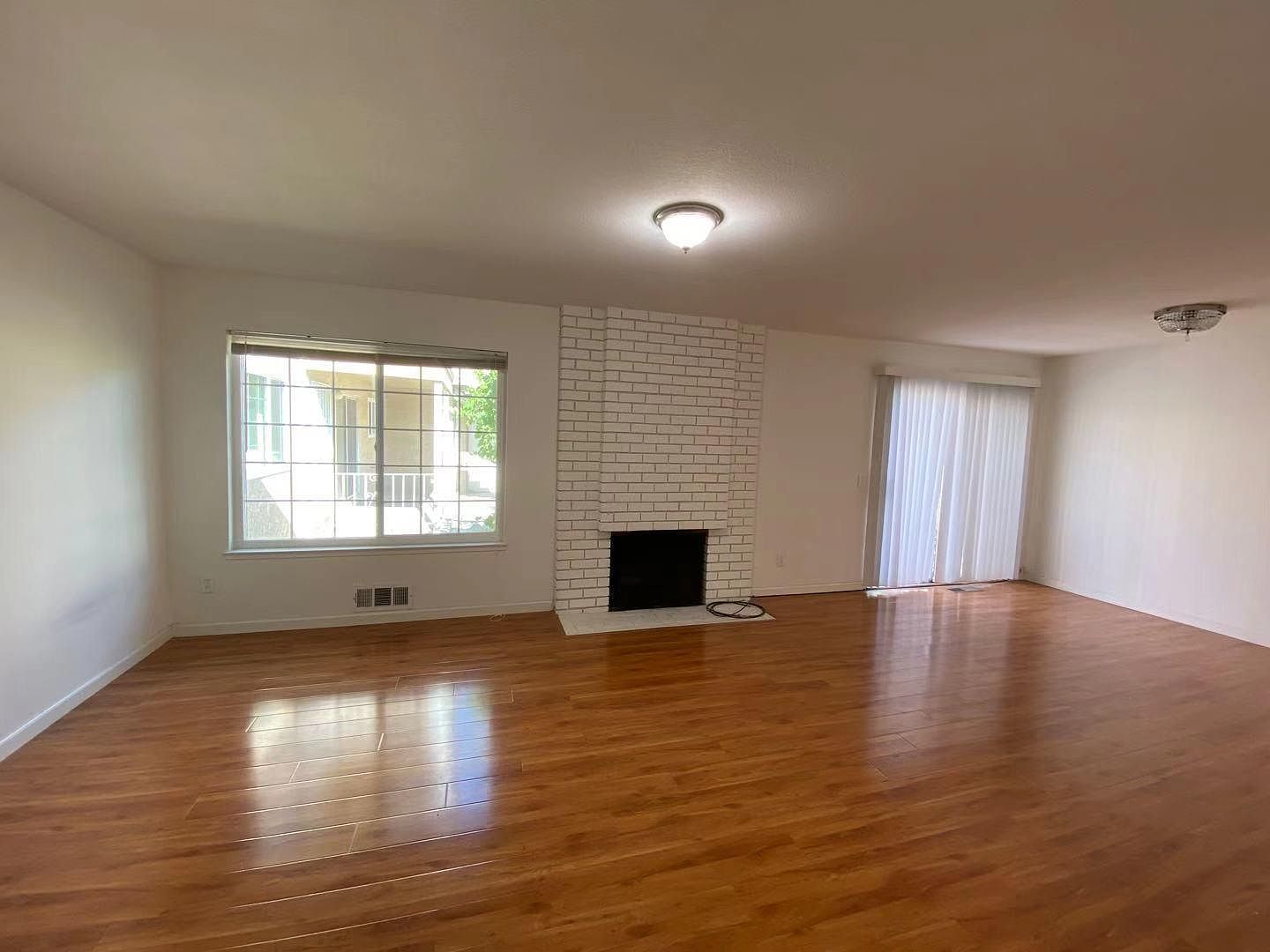 440 Richfield Dr photo 3