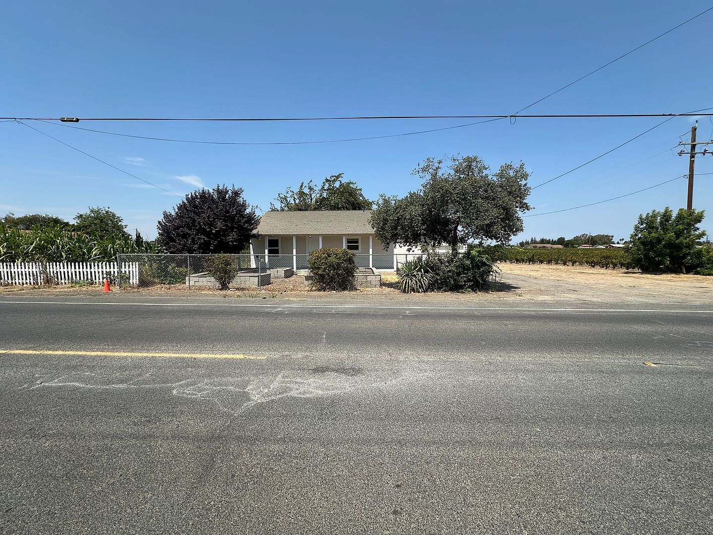 1360 Delta Rd photo 4