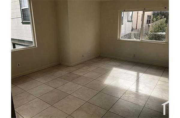 2BR/1BA Single Family House on East 20th Street · Oakland photo 3