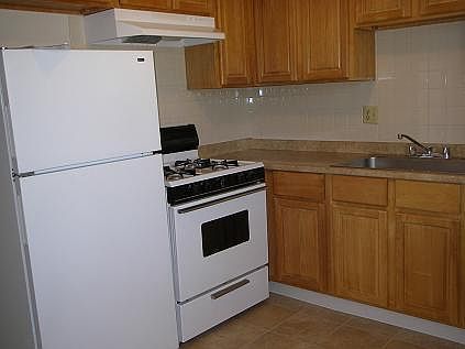 16445 Kent Ave photo 3