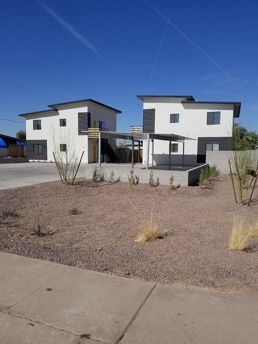 813 E Siesta Dr Phoenix, AZ 85042 photo 2