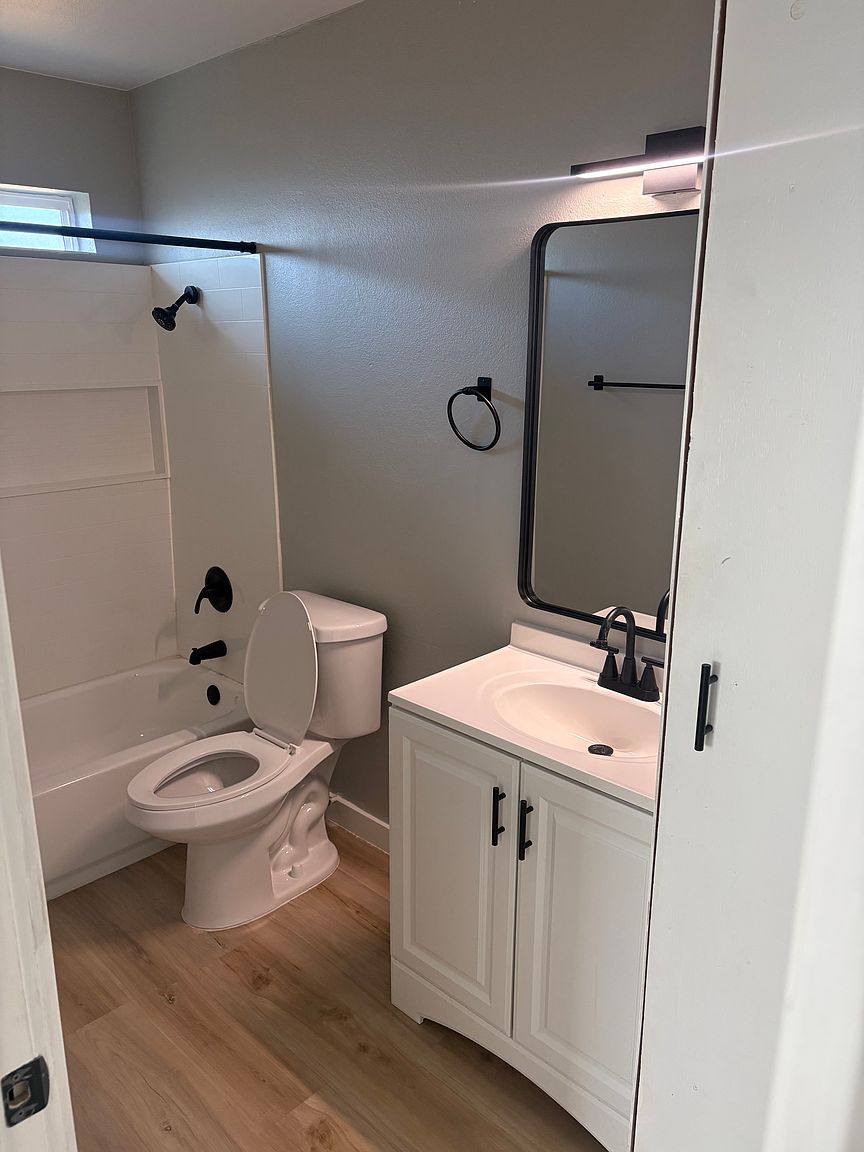 1925 W Village Dr #2 photo 5