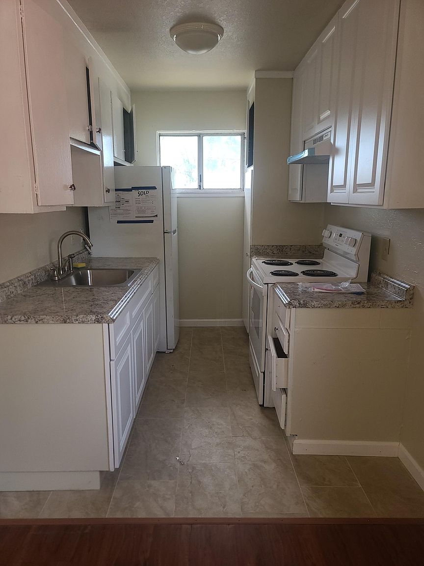 133 Catron Dr photo 3