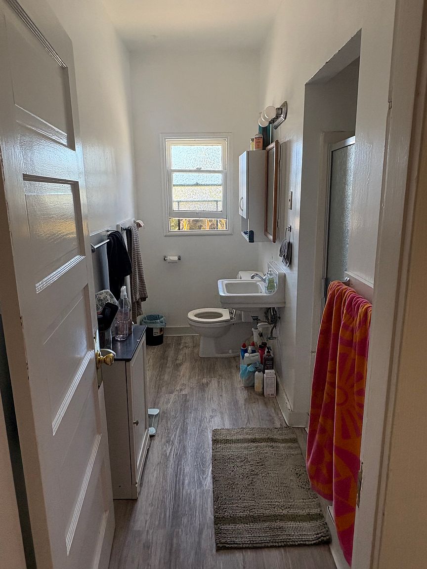 2718 Dana St photo 3