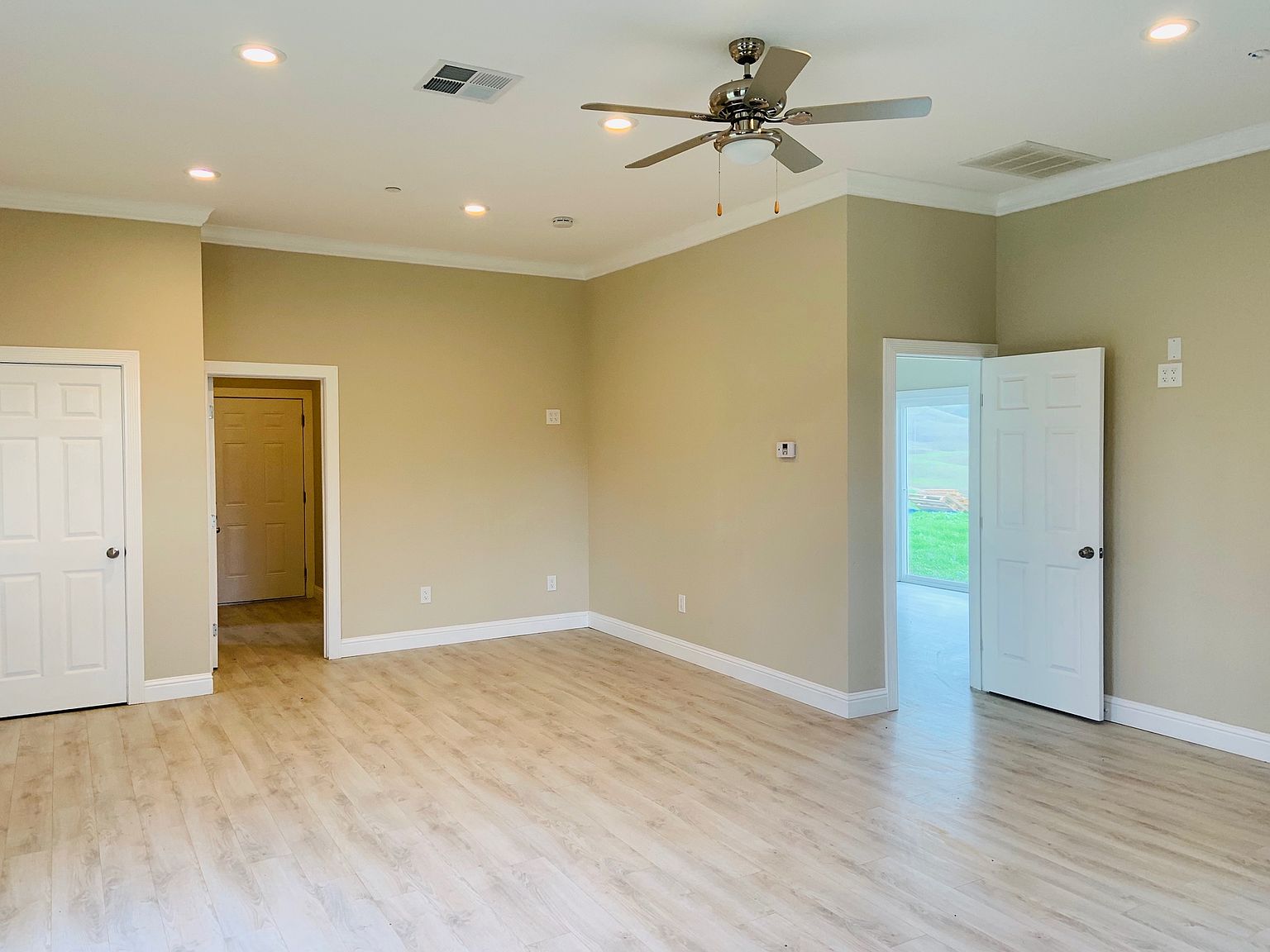 5500 Bruce Dr photo 3