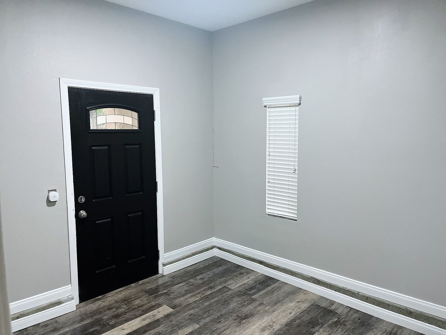 1459 Blairwood Ave photo 4