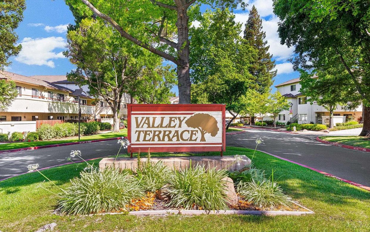 5070 Valley Crest Dr photo 2