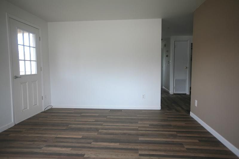 3BR/2BA Single Family House on Church Ave · San Martin photo 3