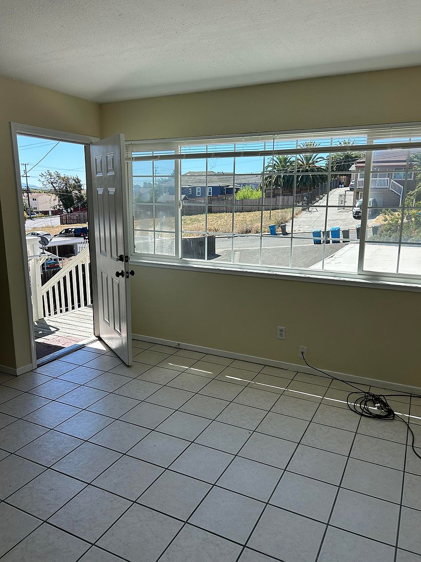 152 Denio St photo 2
