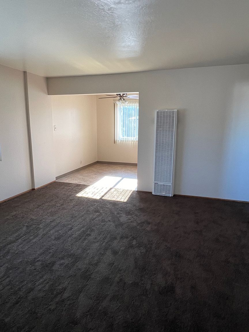 22270 Montgomery St #6 & 8 photo 3