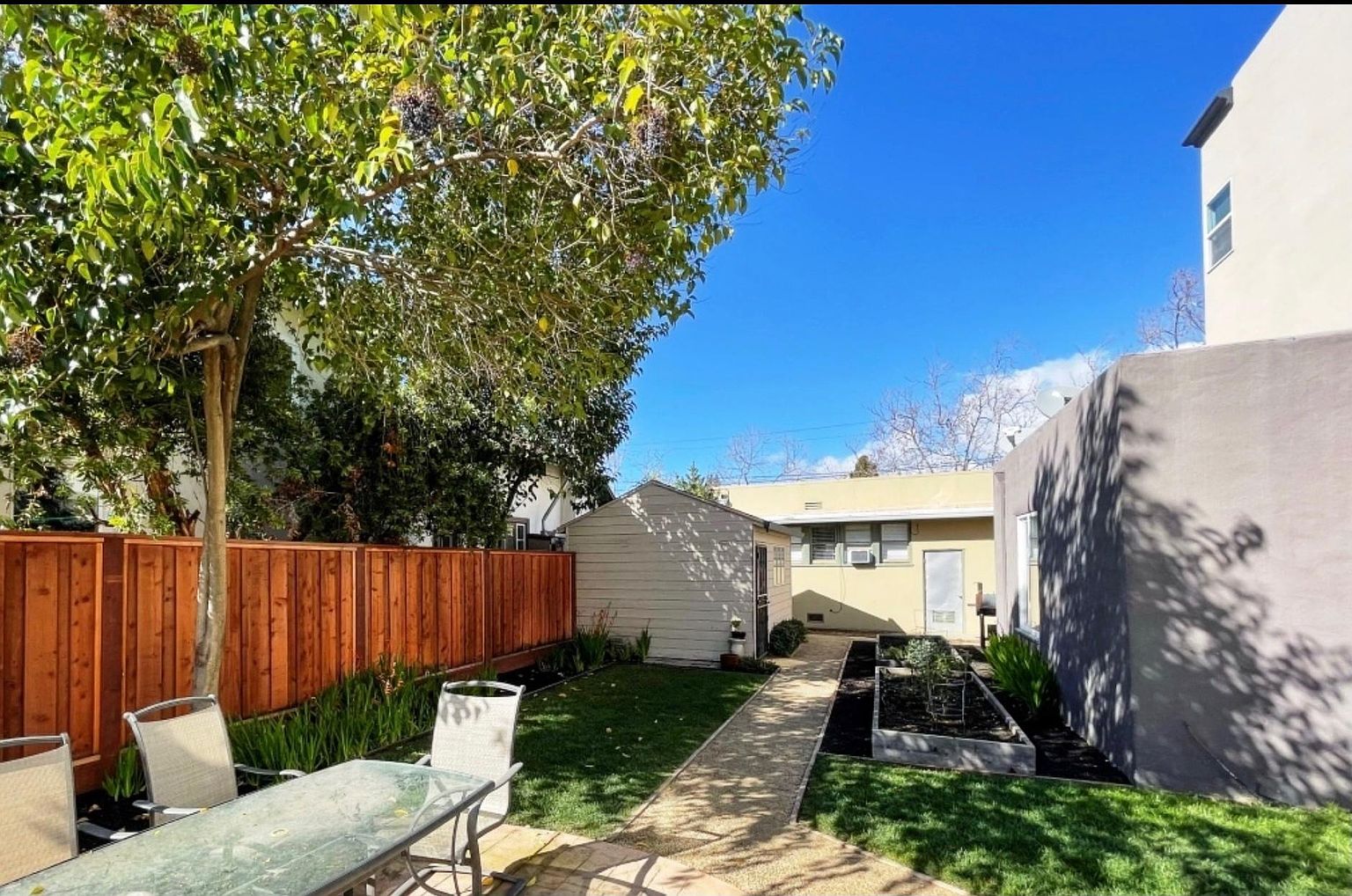 511 Bancroft Ave photo 3