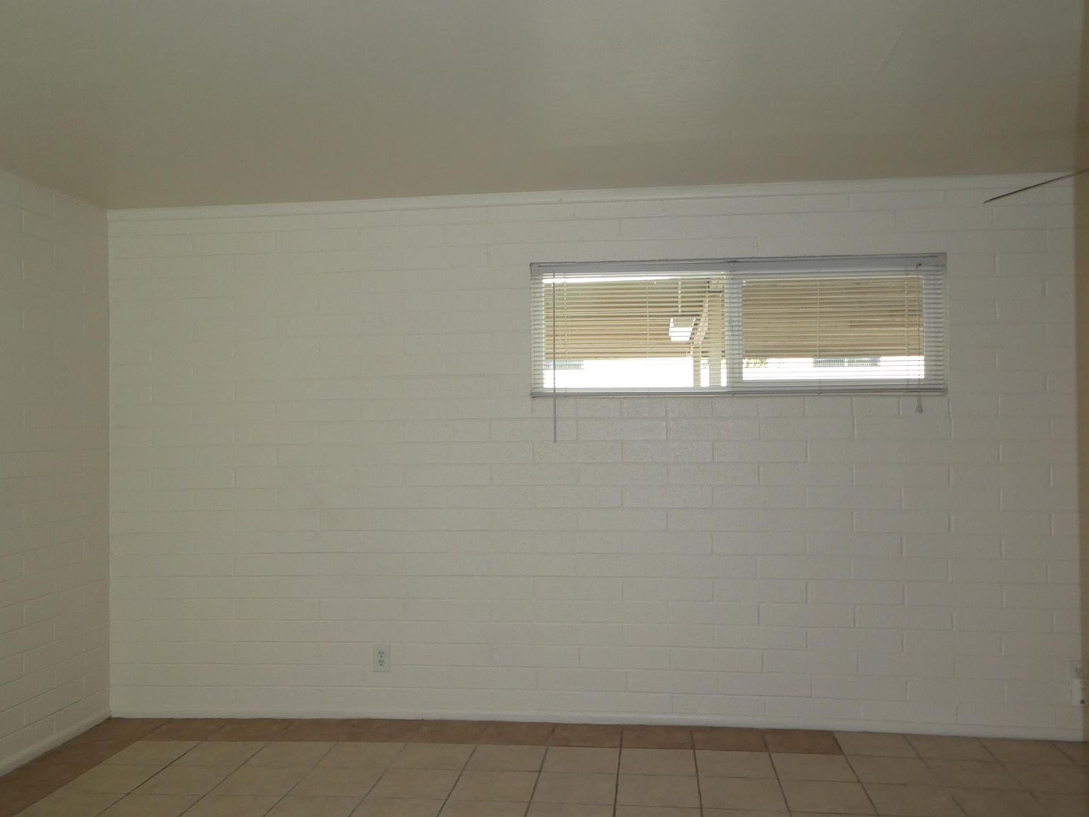 1200 E Spence Ave photo 5