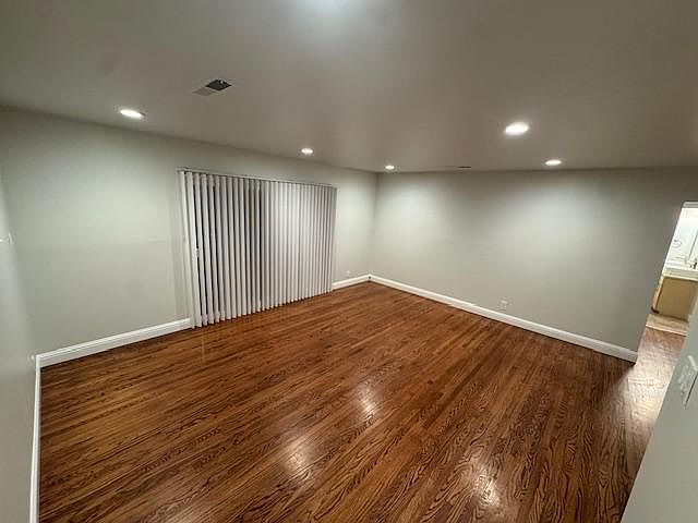 942 Rose Ave photo 2