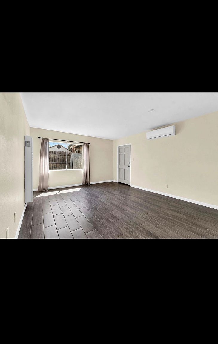 3736 46th St photo 3