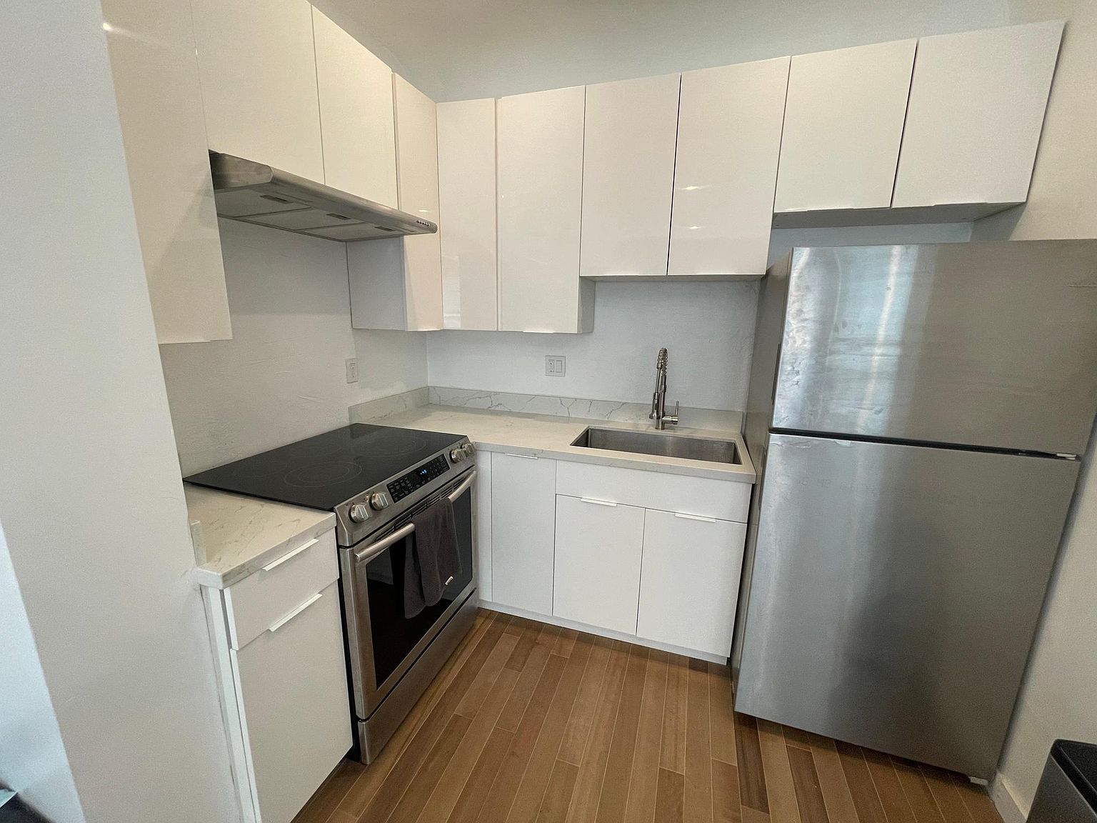 1515 Broadway photo 2