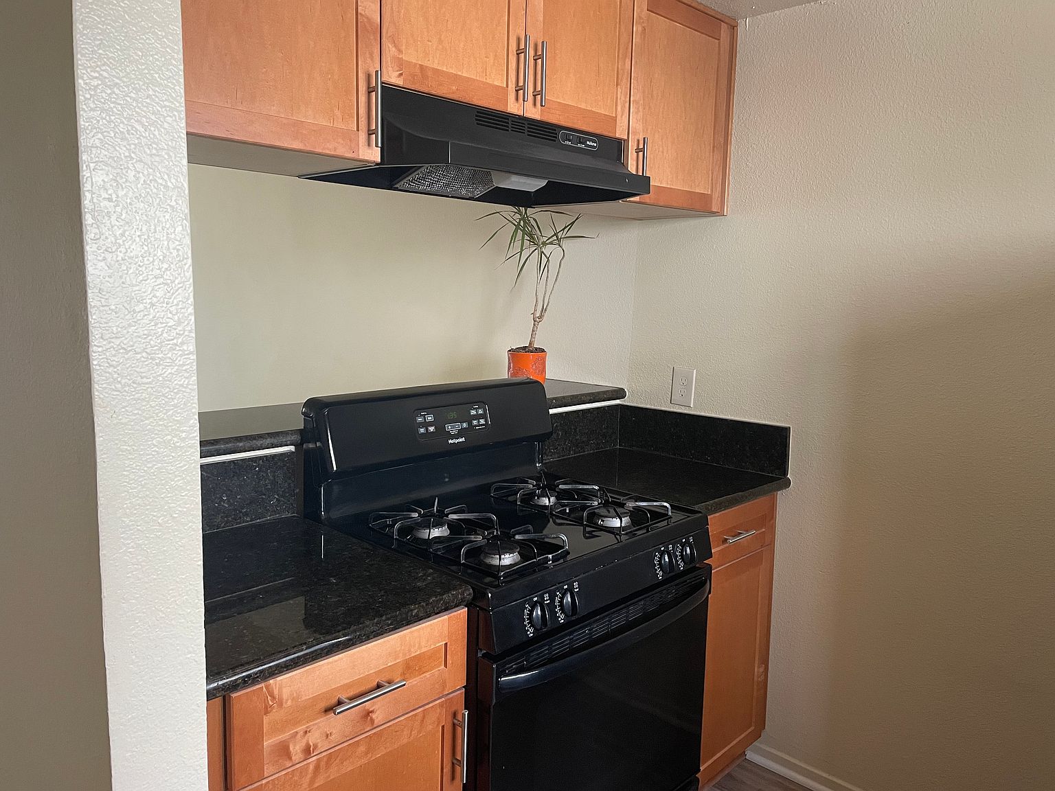 4664 Wilson Ave photo 4