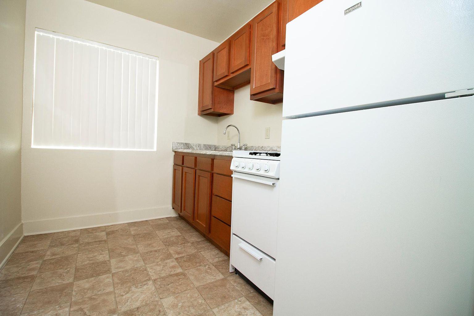 136 Euclid Ave photo 3