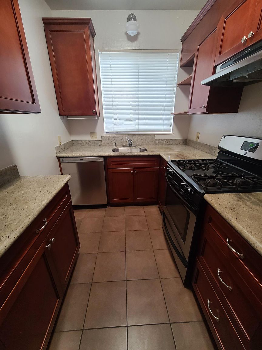 2BR/1BA Apartment on Vine St · Berkeley photo 2