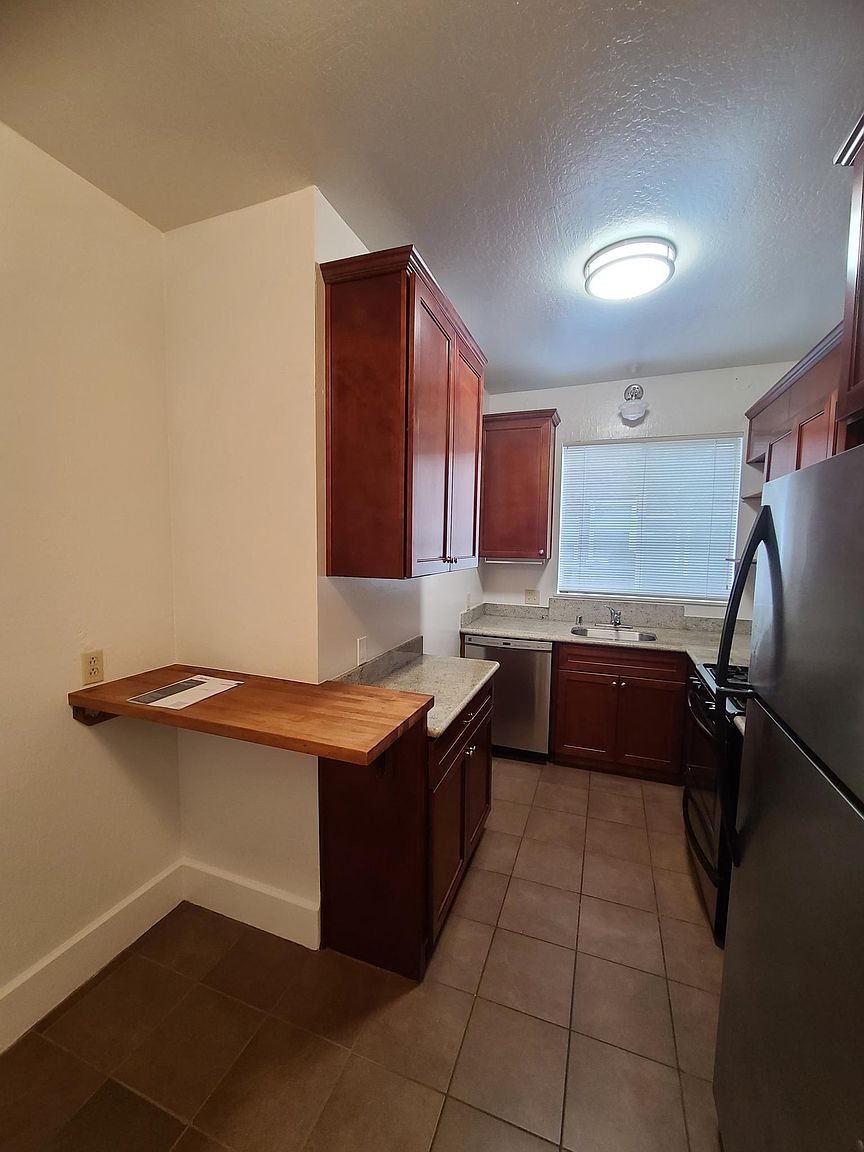 2BR/1BA Apartment on Vine St · Berkeley photo 3