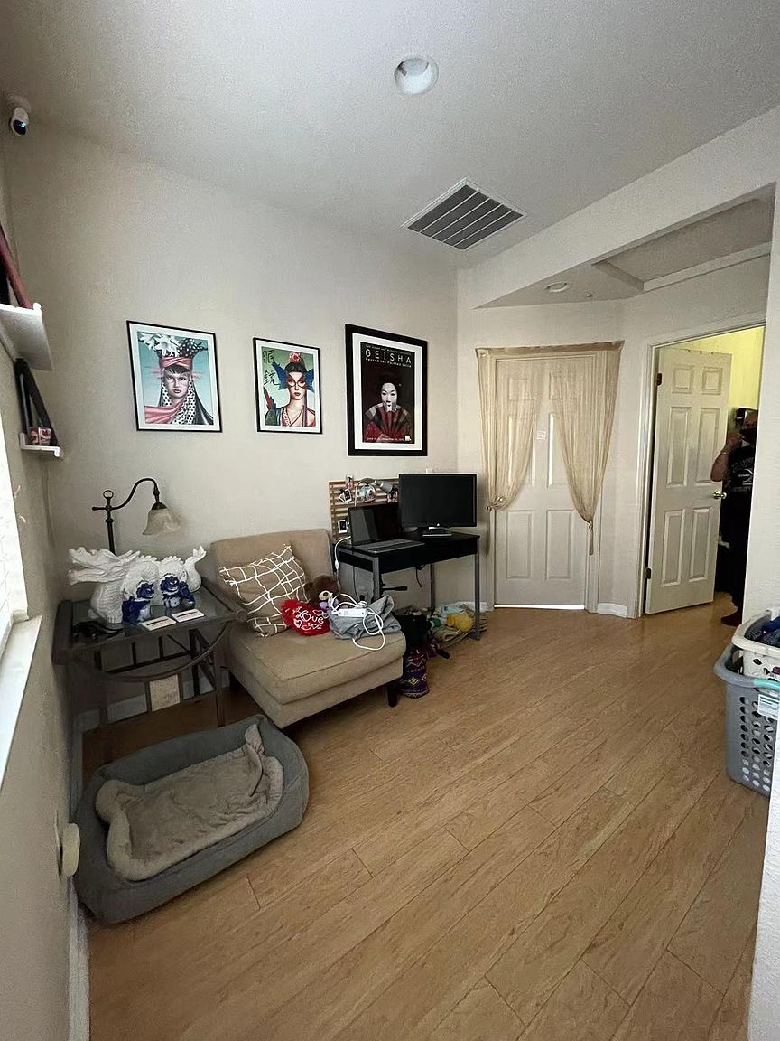 4165 Renaissance Dr photo 5