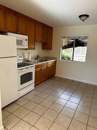 8221 Jema Way photo 3