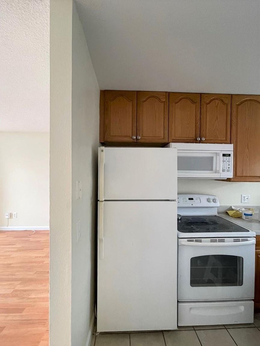 8221 Jema Way photo 4