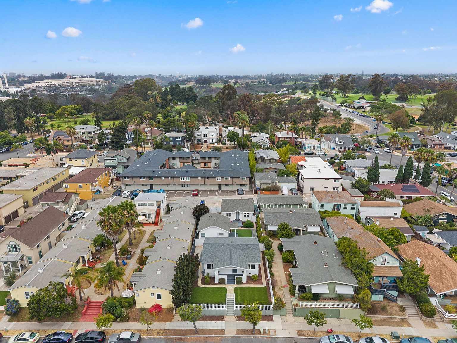 2552 B St photo 3