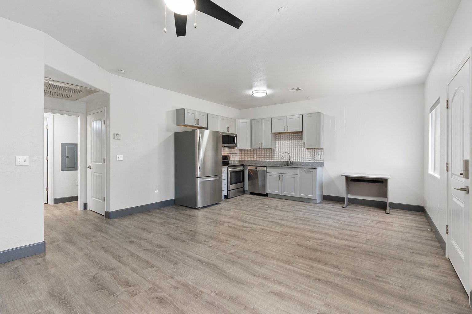 521 E Mission Ln photo 5
