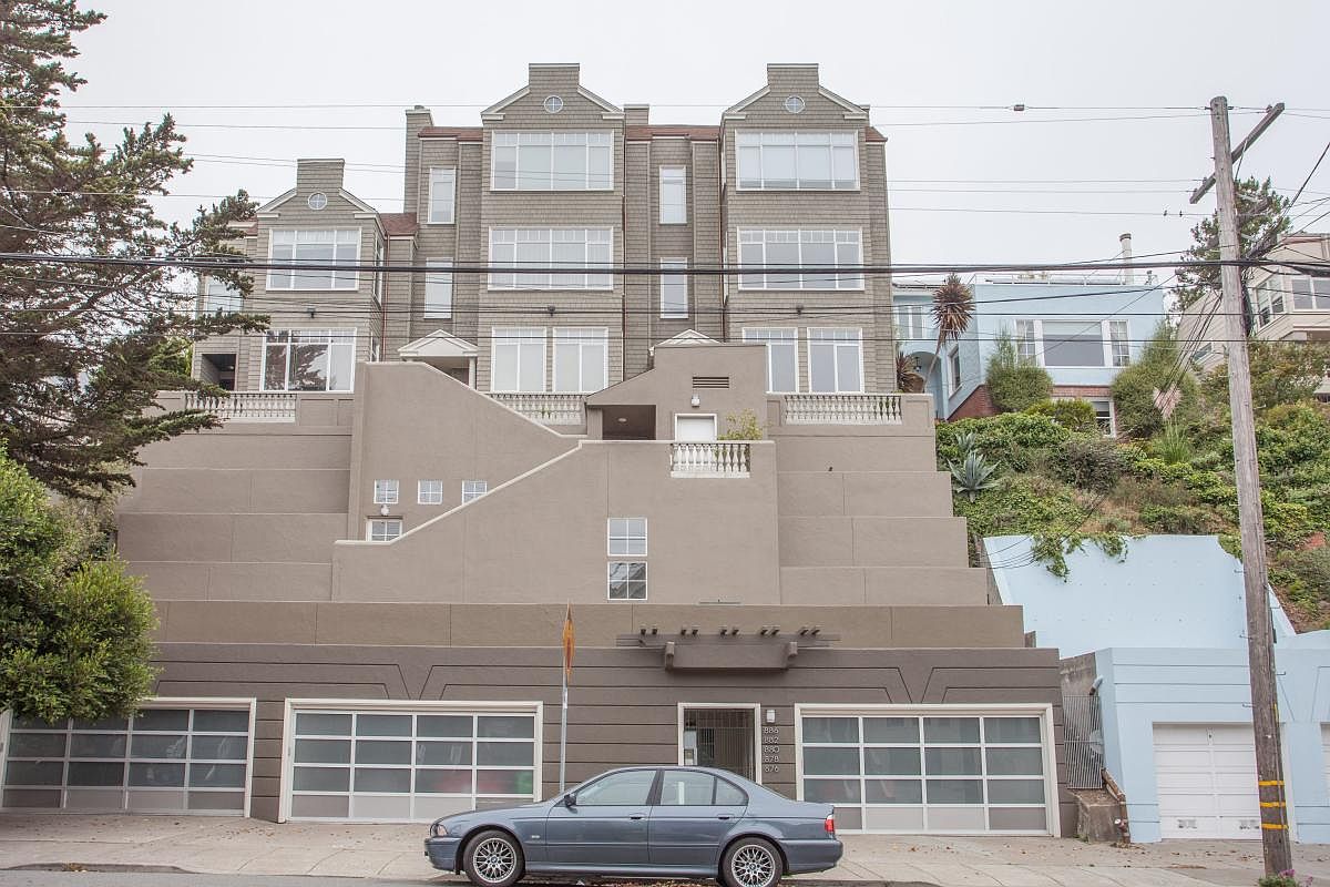 876 Castro St photo 4