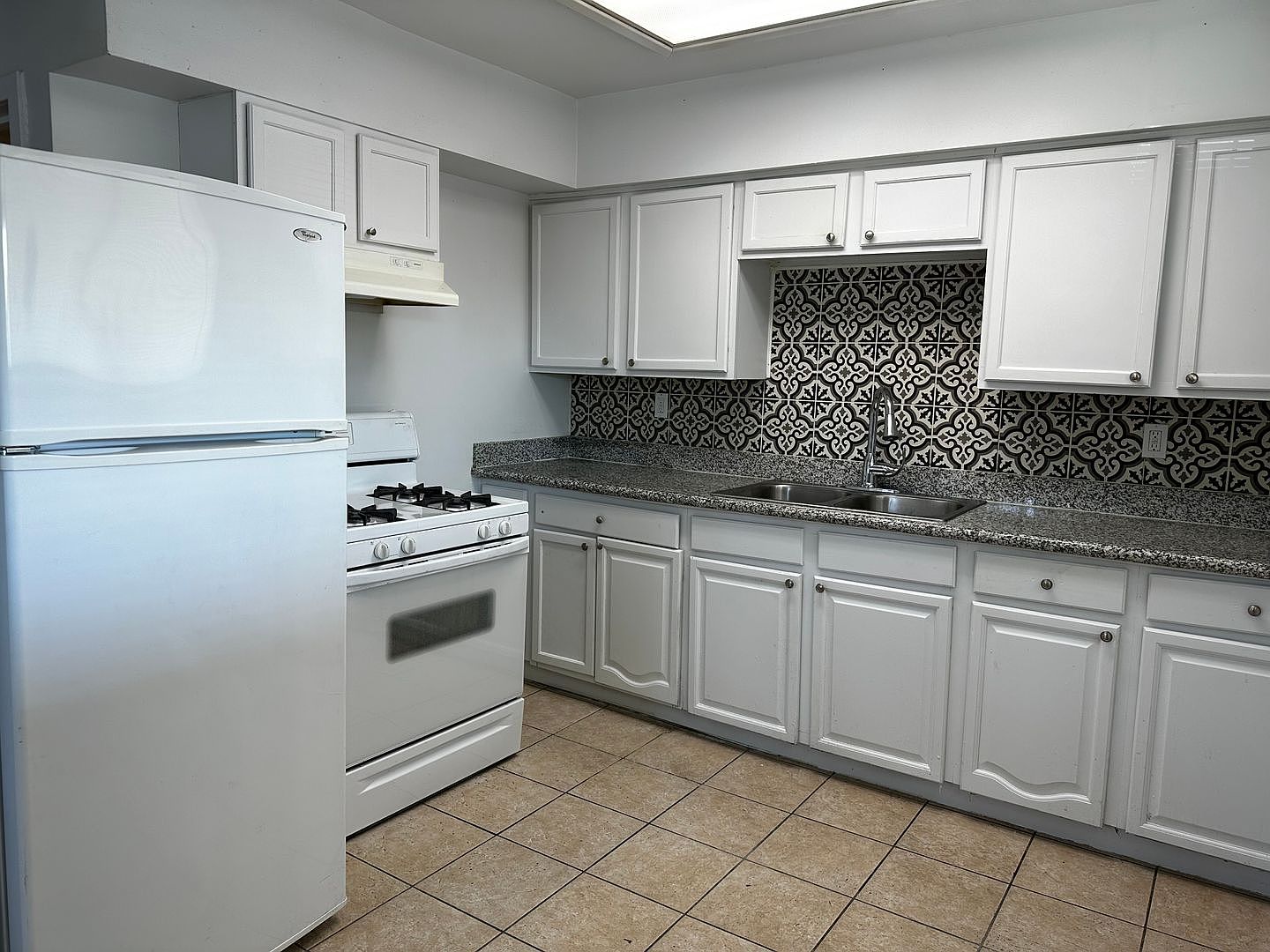13913 N Palm St #13 photo 4