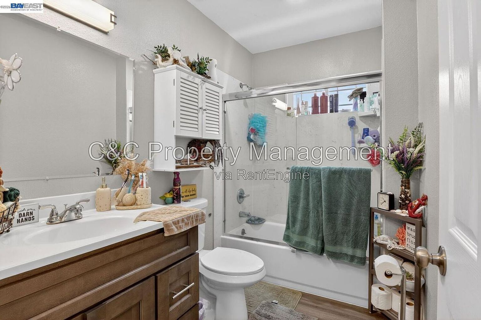 484 B St photo 4
